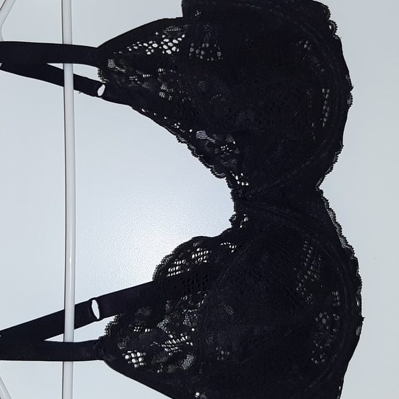 Black Bra - Picture 2 of 7
